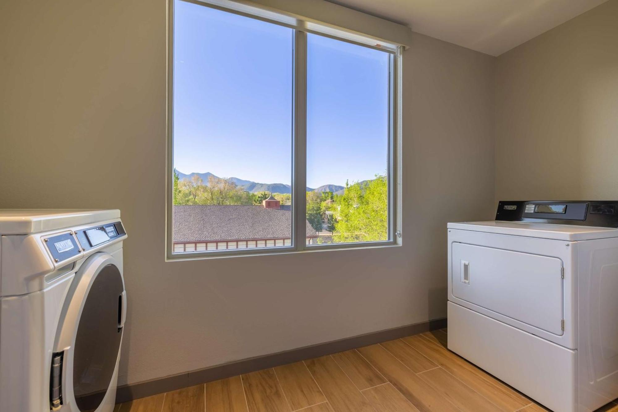 Hyatt Place Flagstaff Bagian luar foto